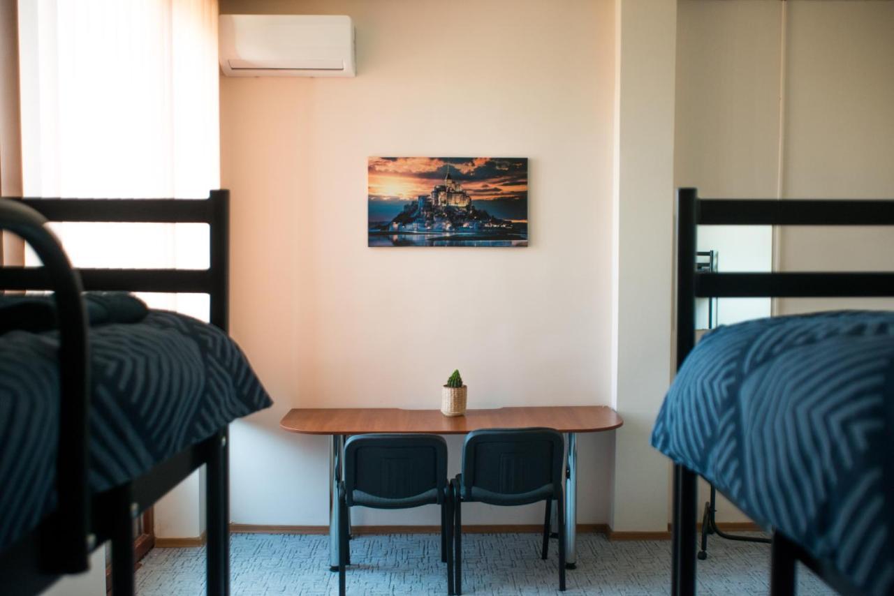 Si-Yo Hostel Uzjhorod Exteriör bild