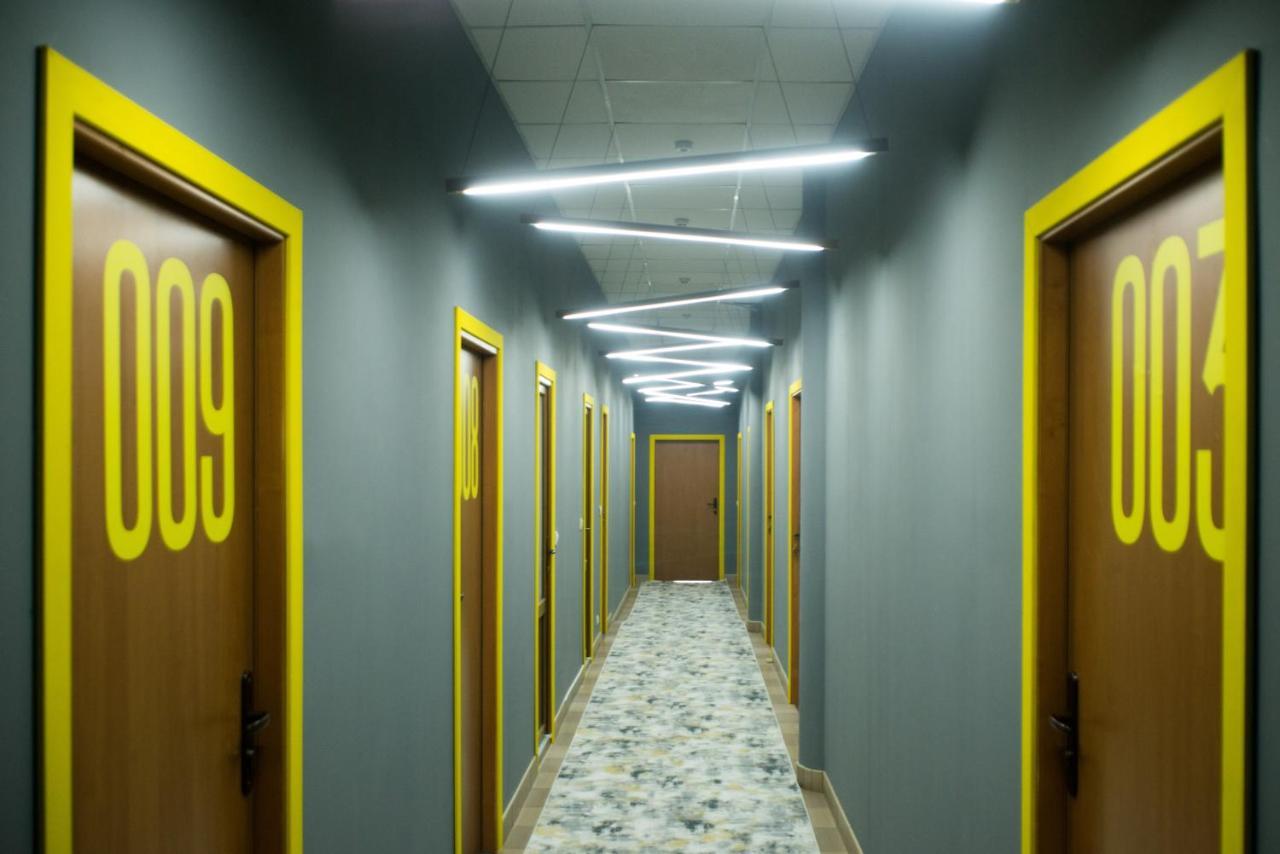 Si-Yo Hostel Uzjhorod Exteriör bild