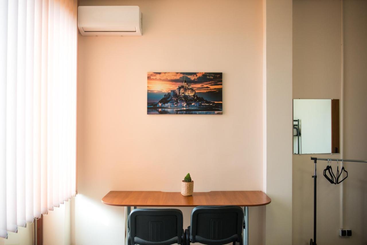 Si-Yo Hostel Uzjhorod Exteriör bild