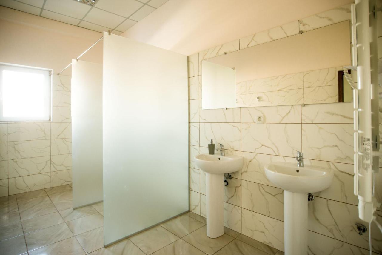 Si-Yo Hostel Uzjhorod Exteriör bild