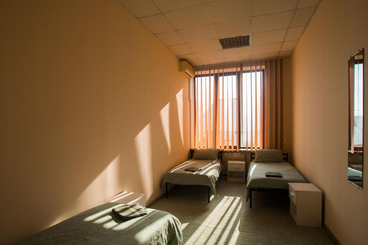 Si-Yo Hostel Uzjhorod Exteriör bild